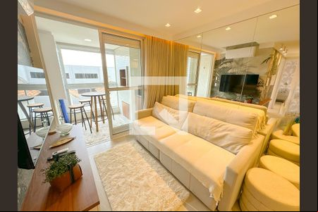 Sala de TV de apartamento para alugar com 2 quartos, 61m² em Ingleses do Rio Vermelho, Florianópolis