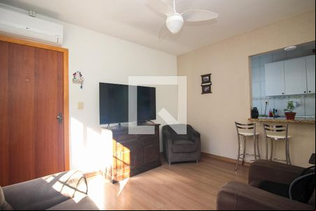 Sala de apartamento à venda com 1 quarto, 48m² em Medianeira, Porto Alegre
