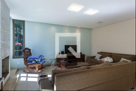 Sala de casa de condomínio à venda com 5 quartos, 292m² em Retiro do Chale, Brumadinho