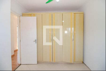 Quarto 1 de apartamento para alugar com 2 quartos, 54m² em Farrapos, Porto Alegre