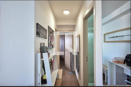 Corredor de apartamento para alugar com 2 quartos, 48m² em Parque Reboucas, São Paulo