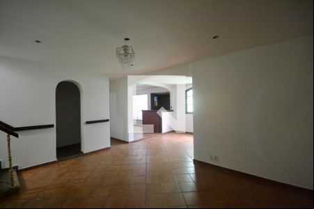 Sala de casa para alugar com 5 quartos, 297m² em Caonze, Nova Iguaçu