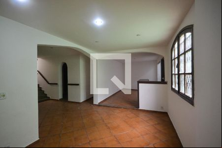 Sala de casa para alugar com 5 quartos, 297m² em Caonze, Nova Iguaçu