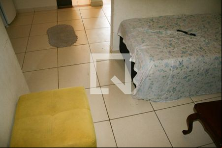 Sala/Quarto de casa de condomínio para alugar com 2 quartos, 51m² em Vila Caiçara, Praia Grande
