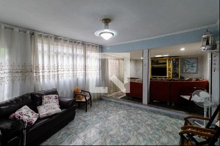 Sala de casa para alugar com 3 quartos, 94m² em Vila Carmosina, São Paulo