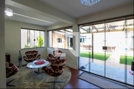 Sala de casa de condomínio à venda com 5 quartos, 716m² em Barra da Tijuca, Rio de Janeiro