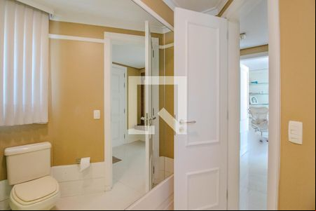 Lavabo de casa de condomínio à venda com 3 quartos, 559m² em Boa Vista, Porto Alegre