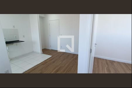 Sala de apartamento para alugar com 2 quartos, 42m² em Parque Arariba, São Paulo