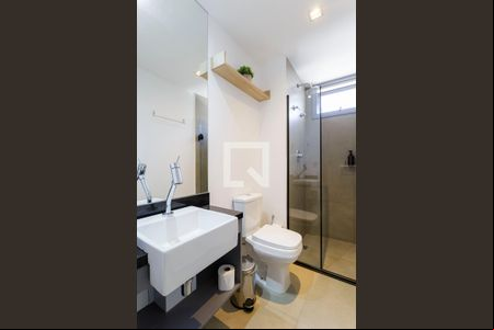 Banheiro de kitnet/studio para alugar com 1 quarto, 21m² em Indianópolis, São Paulo