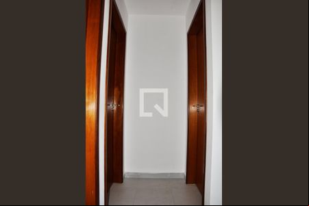 Corredor Quartos de apartamento para alugar com 2 quartos, 46m² em Vila Clarice, São Paulo