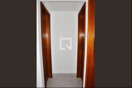Detalhe - Corredor Quartos de apartamento para alugar com 2 quartos, 46m² em Vila Clarice, São Paulo
