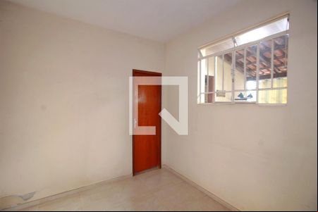 Sala de casa à venda com 4 quartos, 300m² em Sagrada Família, Belo Horizonte
