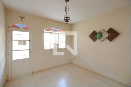 Sala de casa à venda com 4 quartos, 300m² em Sagrada Família, Belo Horizonte