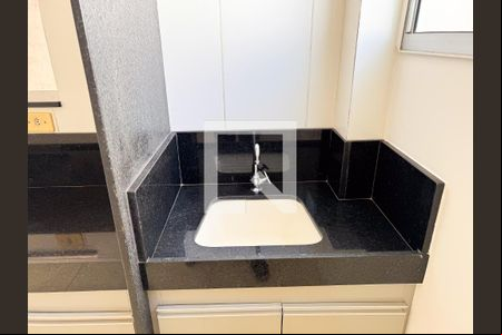 Cozinha de apartamento à venda com 2 quartos, 50m² em Diamante, Contagem