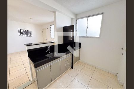 Cozinha de apartamento à venda com 2 quartos, 48m² em Diamante, Contagem
