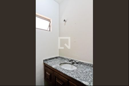 Lavabo de casa para alugar com 4 quartos, 420m² em City América, São Paulo