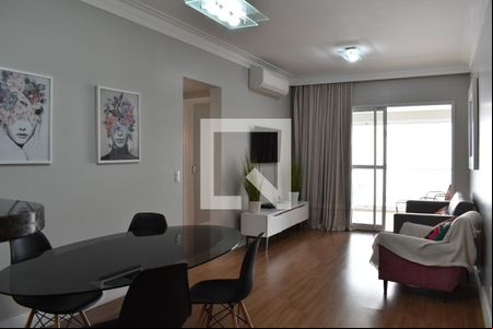 Sala de apartamento para alugar com 2 quartos, 75m² em Centro, Curitiba
