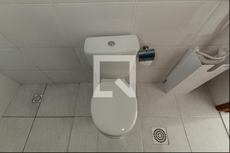 Banheiro de casa para alugar com 1 quarto, 26m² em Lopes de Oliveira, Sorocaba