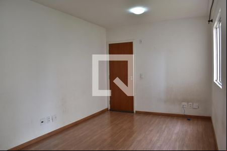 Sala de apartamento para alugar com 3 quartos, 58m² em Santa Cândida, Curitiba