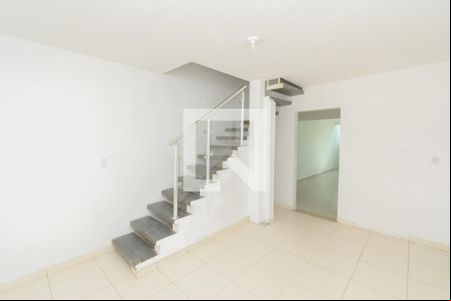 Sala de casa de condomínio para alugar com 2 quartos, 180m² em Vila Darci Vargas, Belo Horizonte