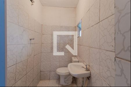 Banheiro de casa para alugar com 1 quarto, 45m² em Vila Assis Brasil, Mauá