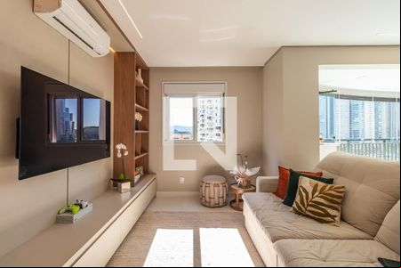 Sala de apartamento à venda com 2 quartos, 97m² em Alphaville Empresarial, Barueri