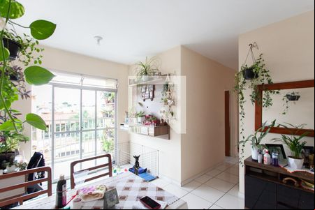 Sala de apartamento à venda com 3 quartos, 56m² em Ressaca, Contagem