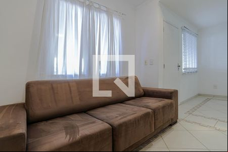Sala de Estar de casa de condomínio para alugar com 2 quartos, 85m² em Vila Oliveira, Mogi das Cruzes