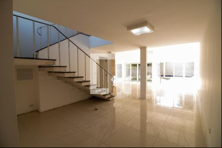 Sala de casa para alugar com 3 quartos, 330m² em Brooklin, São Paulo