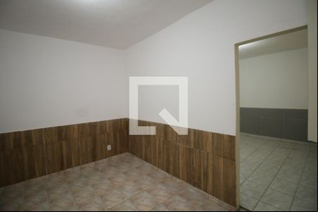 Sala de casa para alugar com 2 quartos, 60m² em Ramos, Rio de Janeiro