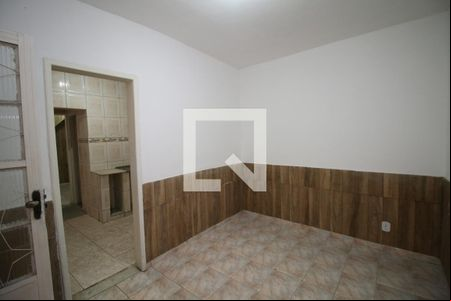 Sala de casa para alugar com 2 quartos, 60m² em Ramos, Rio de Janeiro