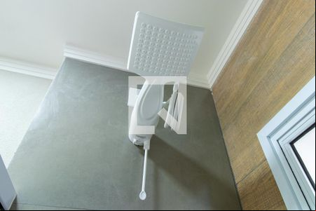 Banheiro de kitnet/studio para alugar com 1 quarto, 24m² em Vila Santo Antônio, Cotia