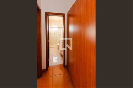 Corredor de casa à venda com 3 quartos, 216m² em Betânia, Belo Horizonte