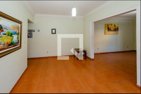 Sala de casa à venda com 3 quartos, 216m² em Betânia, Belo Horizonte