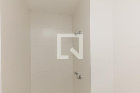 Banheiro de kitnet/studio à venda com 1 quarto, 28m² em República, São Paulo