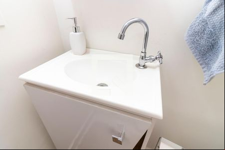 Lavabo de casa de condomínio à venda com 2 quartos, 80m² em Vila Vitorio Mazzei, São Paulo