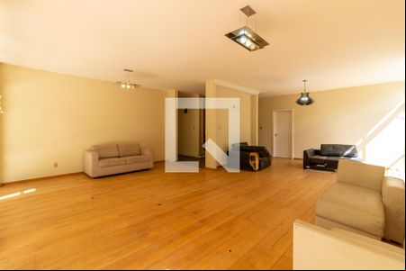 Sala de casa à venda com 5 quartos, 700m² em Alto de Pinheiros, São Paulo