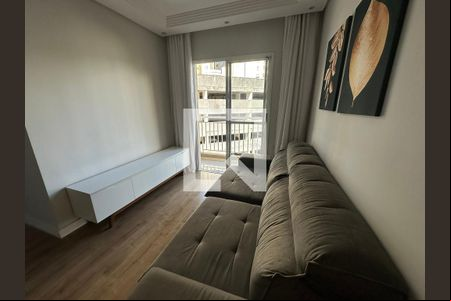 Sala de TV de apartamento à venda com 3 quartos, 68m² em Jardim Tupanci, Barueri