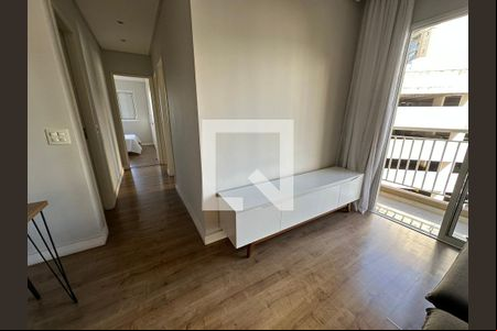 Sala de TV de apartamento à venda com 3 quartos, 68m² em Jardim Tupanci, Barueri