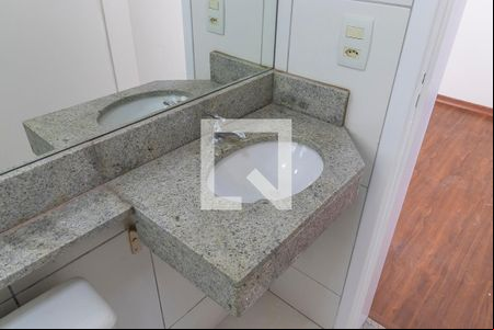 Banheiro da suíte de apartamento para alugar com 3 quartos, 62m² em Jardim Nova Europa, Campinas