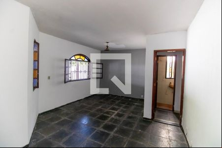 Sala de casa de condomínio à venda com 3 quartos, 150m² em São Francisco, Niterói