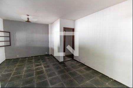 Sala de casa de condomínio à venda com 3 quartos, 150m² em São Francisco, Niterói