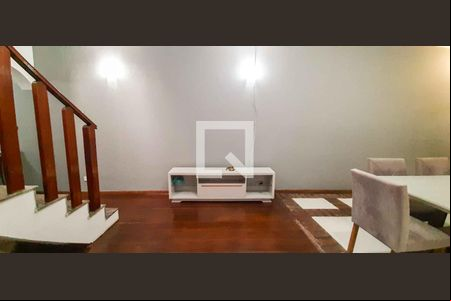 Sala der TV de casa para alugar com 4 quartos, 165m² em Jaguaribe, Osasco