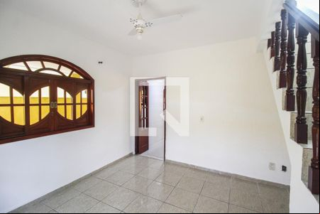 Sala de casa para alugar com 3 quartos, 330m² em Vila Avelina, Nova Iguaçu