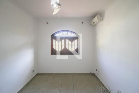 Quarto 1 de casa para alugar com 3 quartos, 330m² em Vila Avelina, Nova Iguaçu