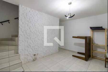 Sala de casa para alugar com 3 quartos, 100m² em Jardim Jovaia, Guarulhos