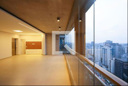 Sala e varanda integrados de apartamento à venda com 3 quartos, 166m² em Jardim das Acacias, São Paulo