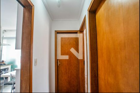 Corredor de apartamento à venda com 2 quartos, 58m² em Vila Eldizia, Santo André