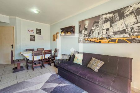 Sala de apartamento para alugar com 2 quartos, 80m² em Balneario Guarujá, Guarujá