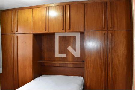 Quarto 1 de apartamento para alugar com 3 quartos, 80m² em Centro Cívico, Curitiba